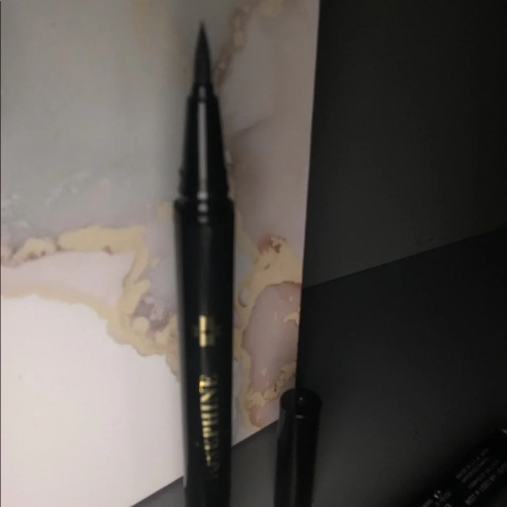 2/$25 💋 New Define Waterproof Graphic Liquid Eyeliner